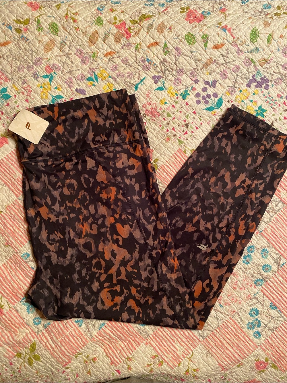 Fabletics womens' Black Leopard Print Leggings with Brown Accents size 4x nwt